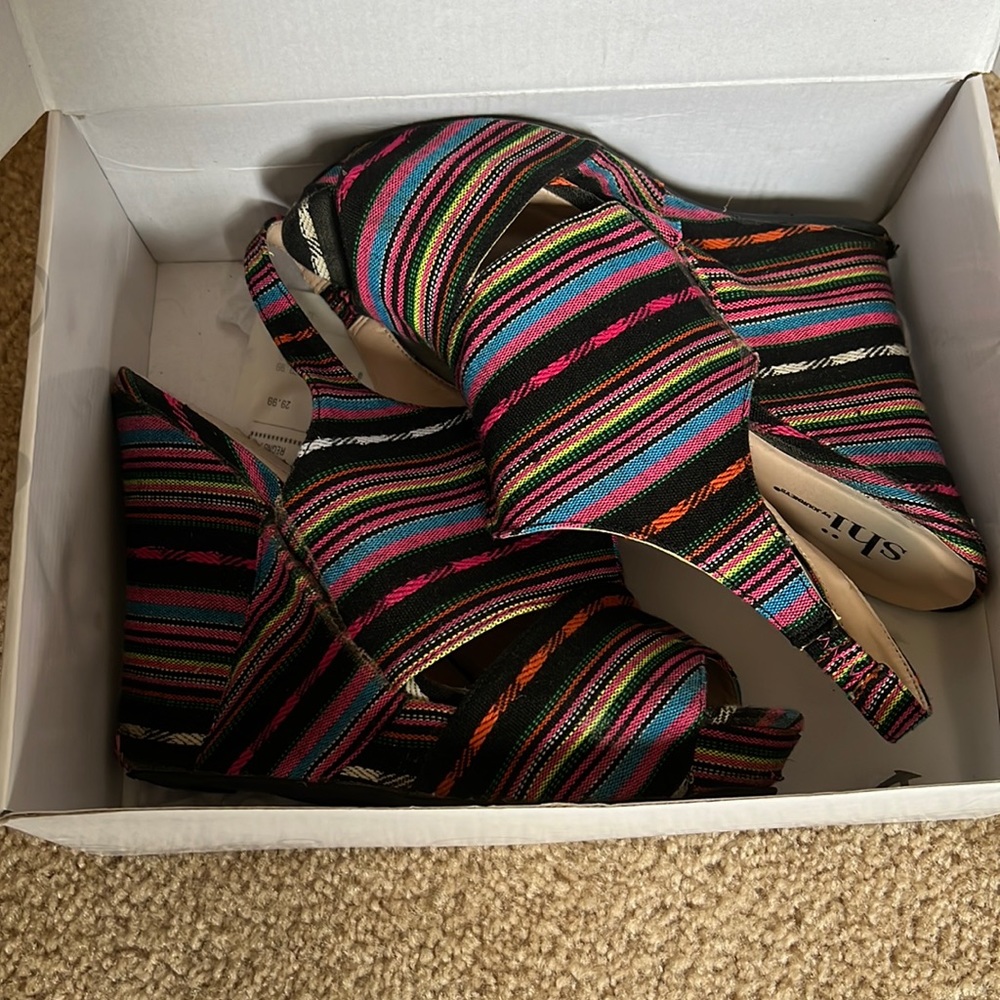 Shi women’s multicolor dress shoes